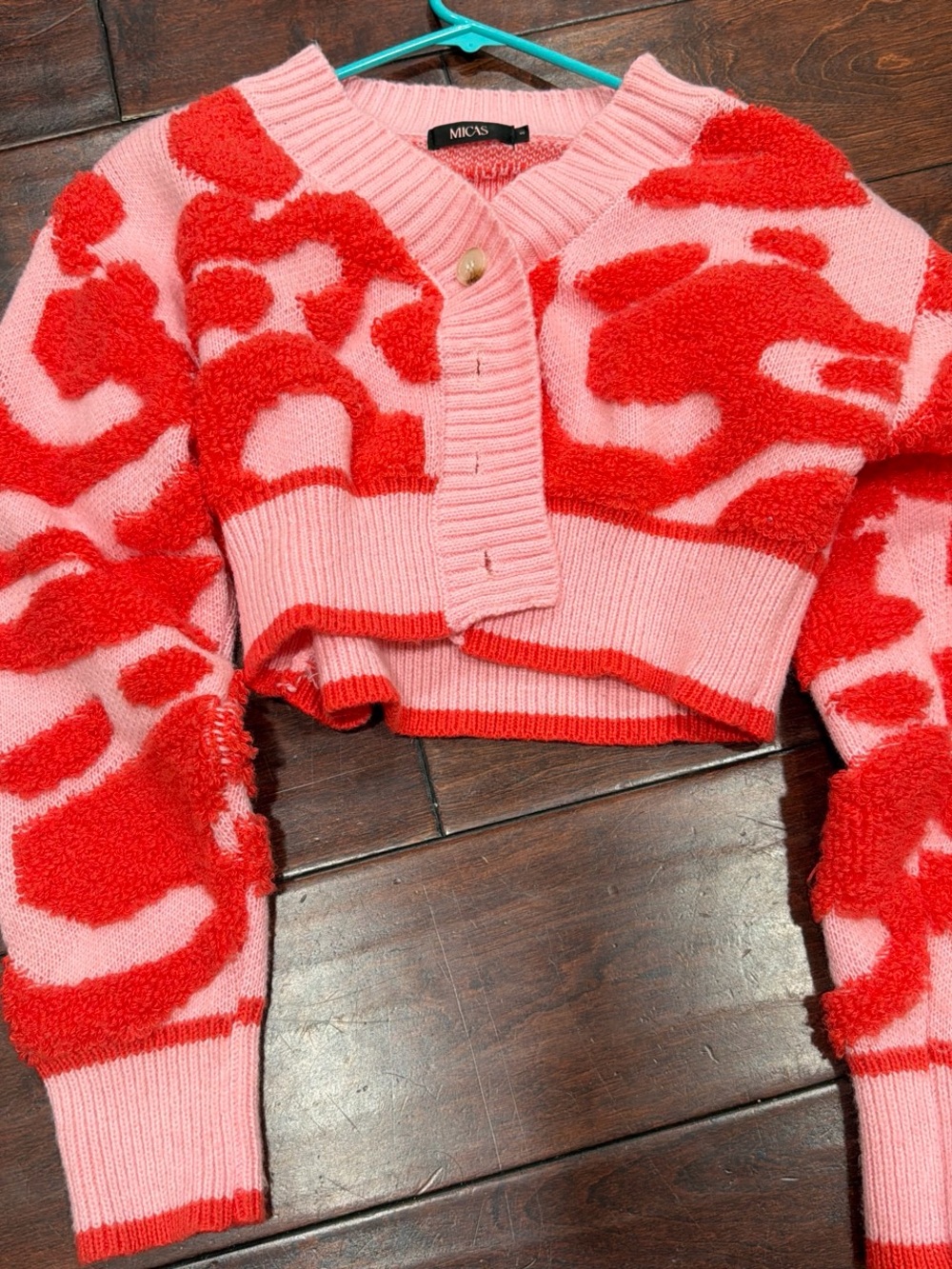 Micas Pink & Red Cropped Fuzzy Pattern Cardigan